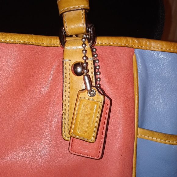 Coach Leather Pocketbook with 2 Side Pockets - Picture 4 of 11